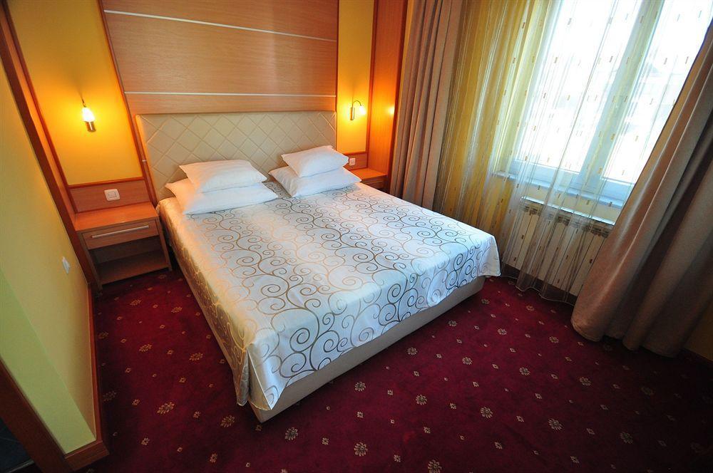 Hotel Cezar Banja Luka Exterior foto